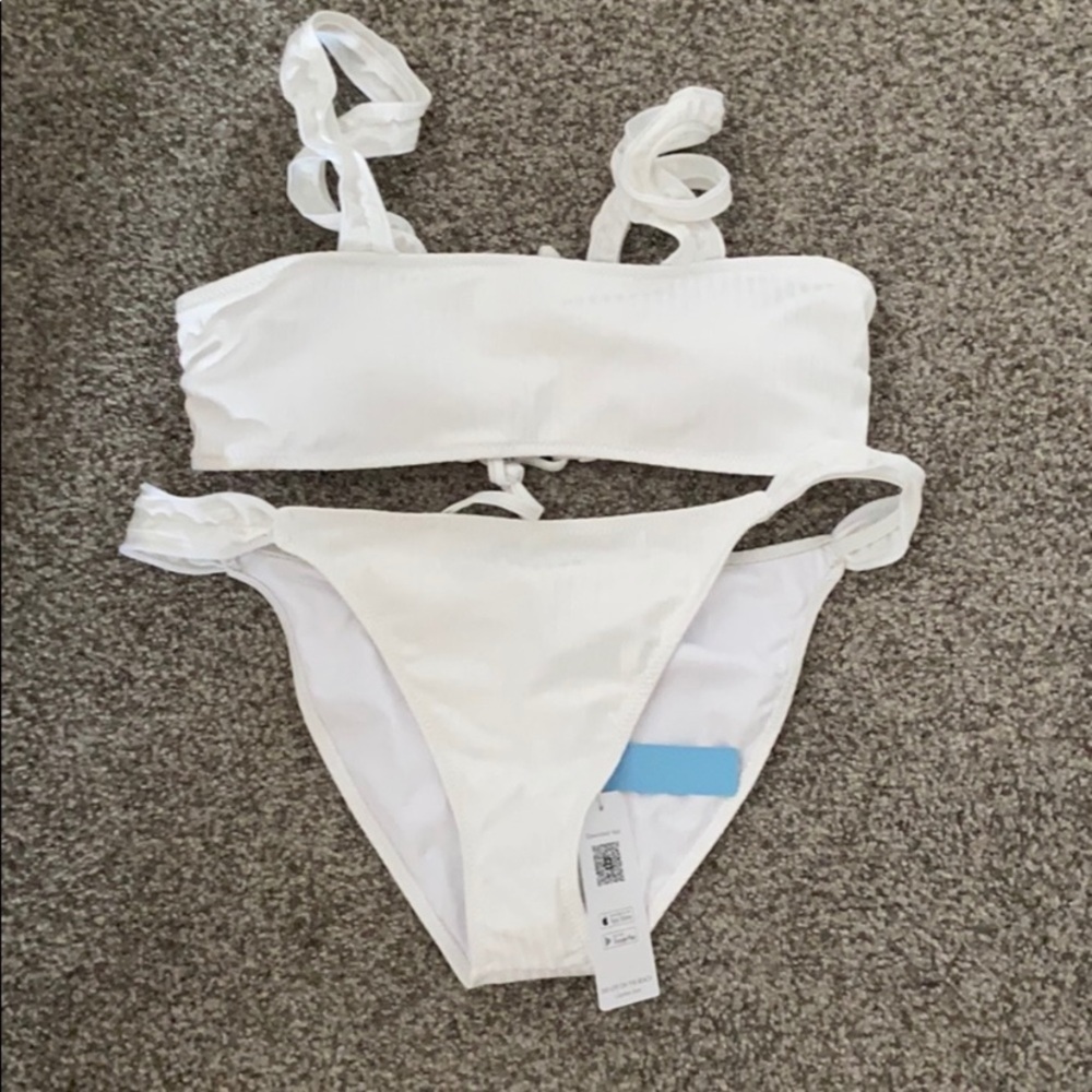 CUPSHE White bikini